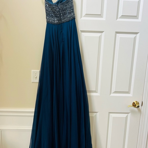 Sherri Hill Elegant Navy beaded Gown size 00 - Picture 10 of 12